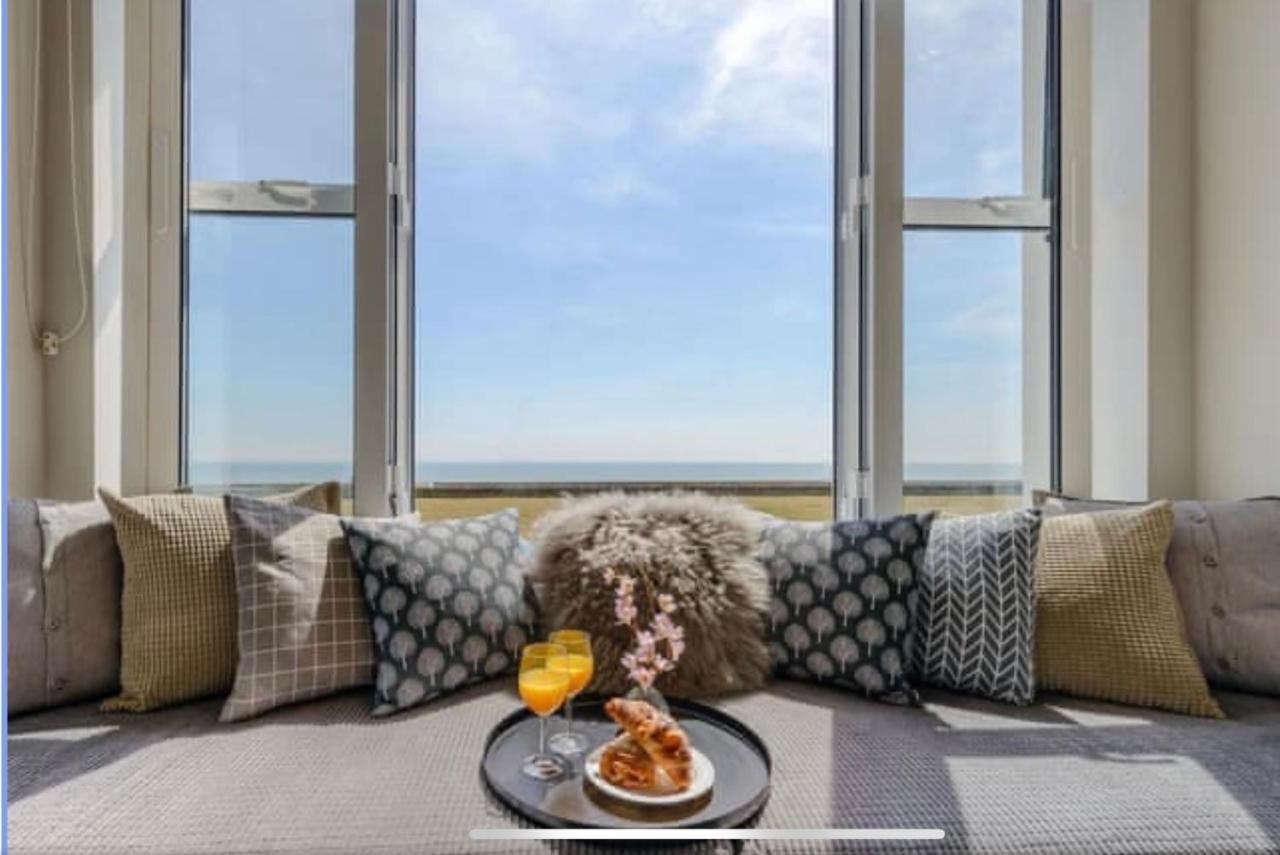 Beachfront Compact Coastal Crib, Direct Sea Views & Air Conditioning Littlestone-on-Sea Luaran gambar